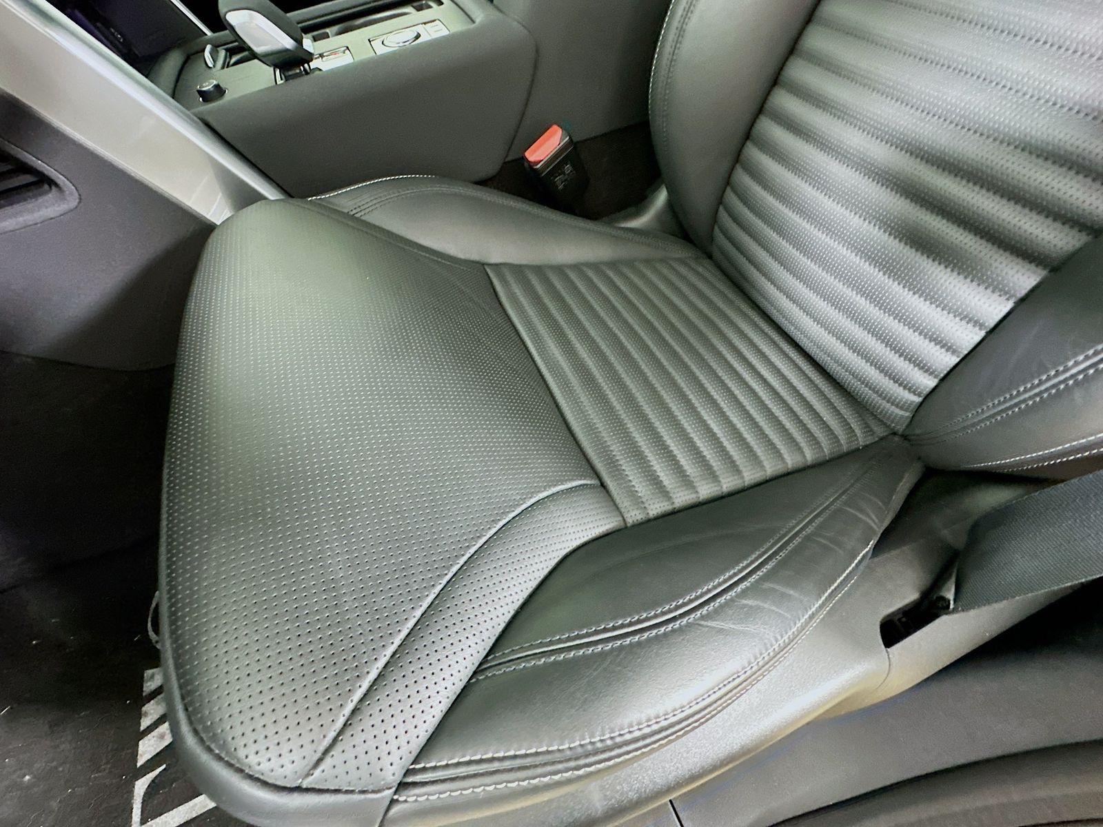 2025 Land Rover Discovery Metropolitan Edition - Photo 38