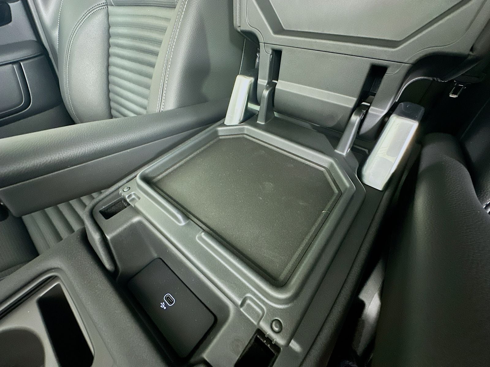 2025 Land Rover Discovery S - Photo 30
