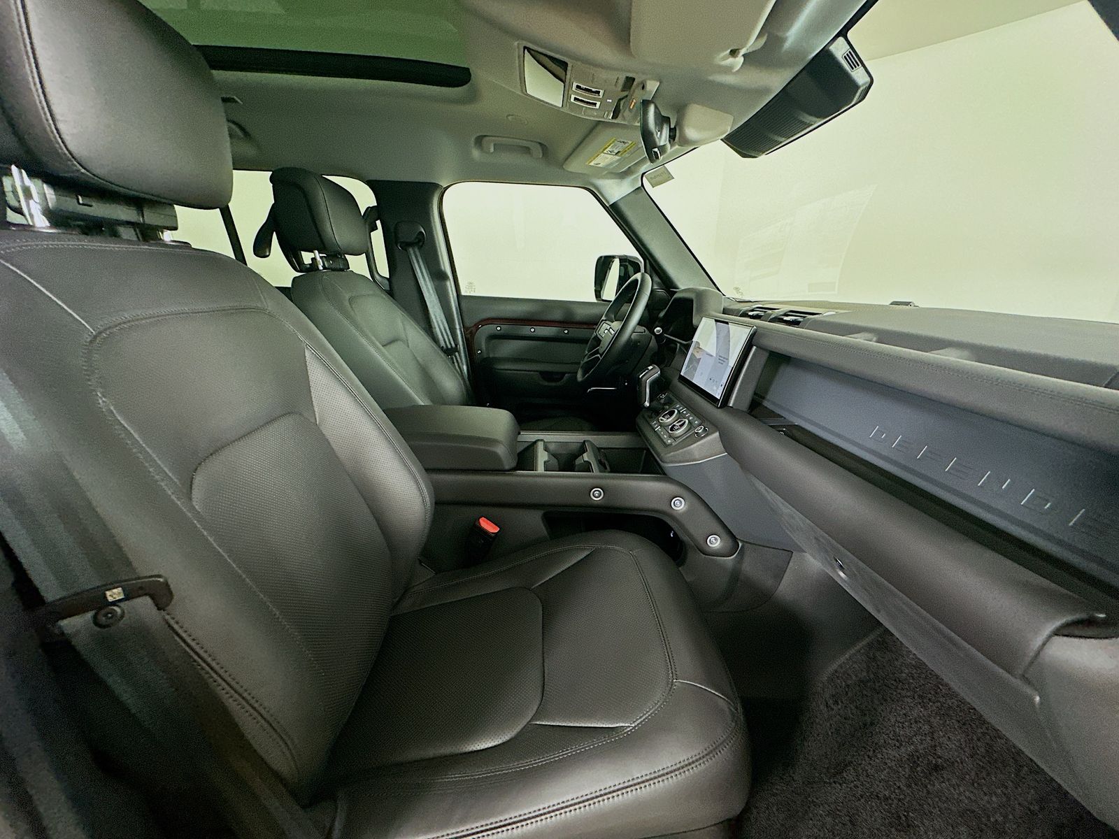 2025 Land Rover Defender S - Photo 42