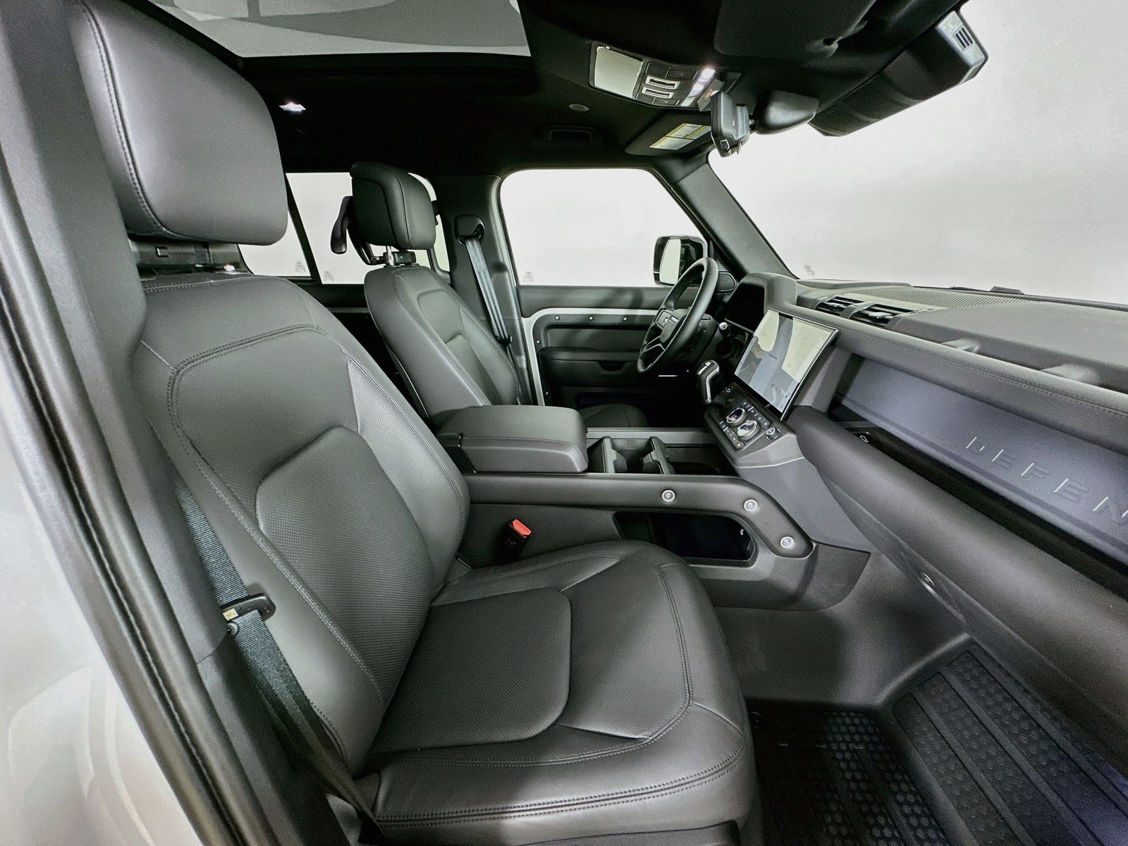 2026 Land Rover Defender X-Dynamic SE - Photo 44