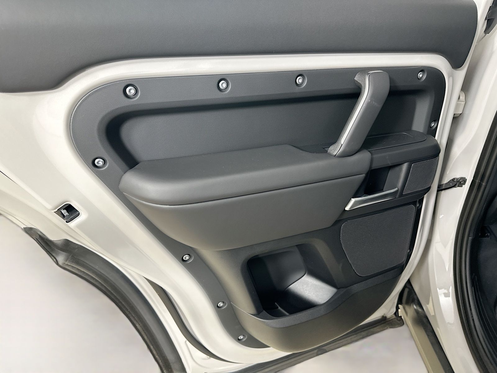 2026 Land Rover Defender S - Photo 36