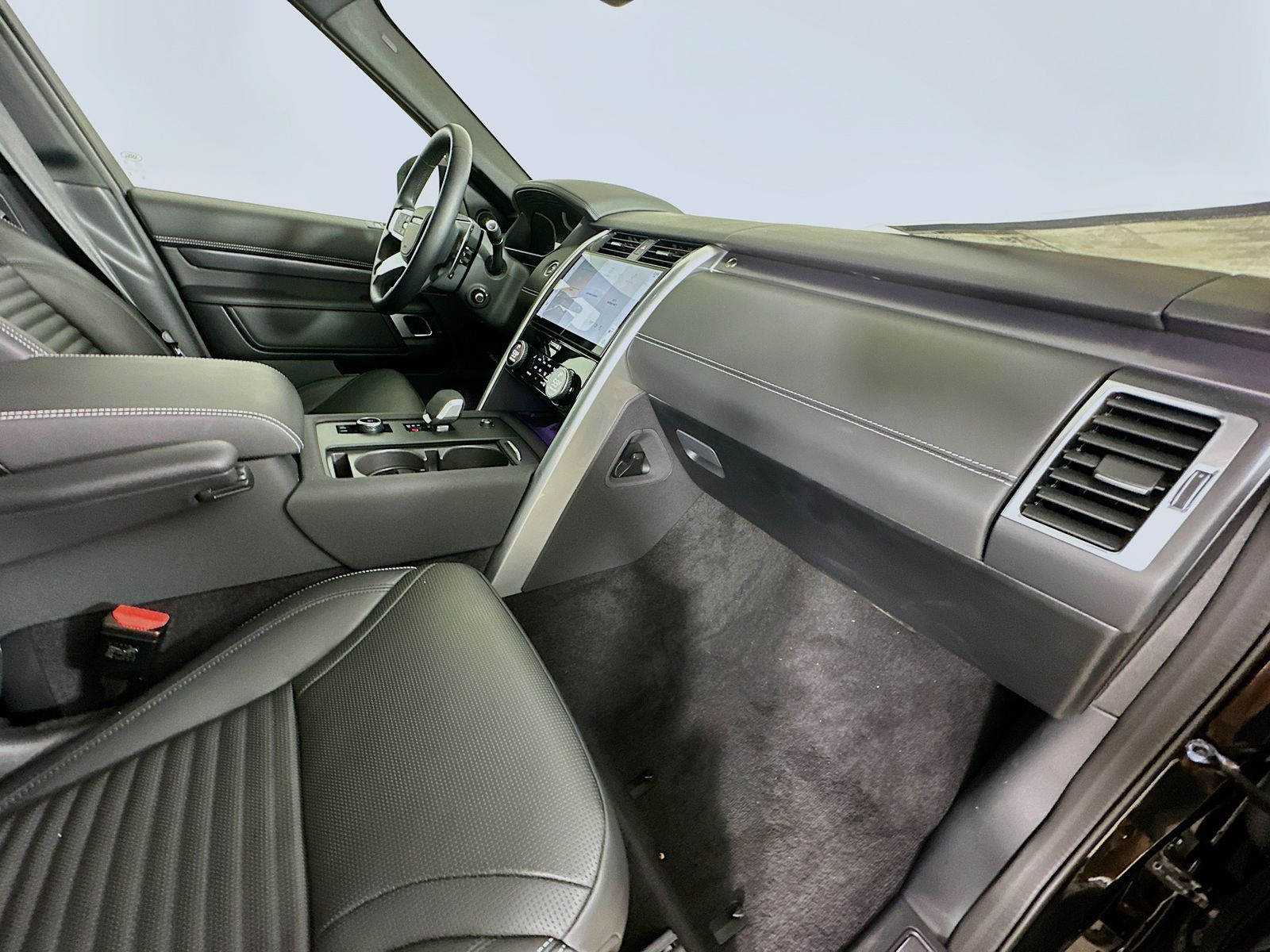 2025 Land Rover Discovery Metropolitan Edition - Photo 46