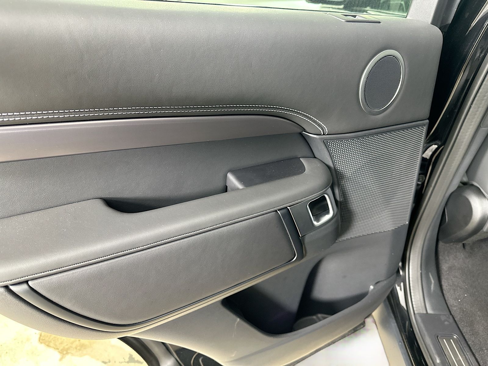 2025 Land Rover Discovery Metropolitan Edition - Photo 34