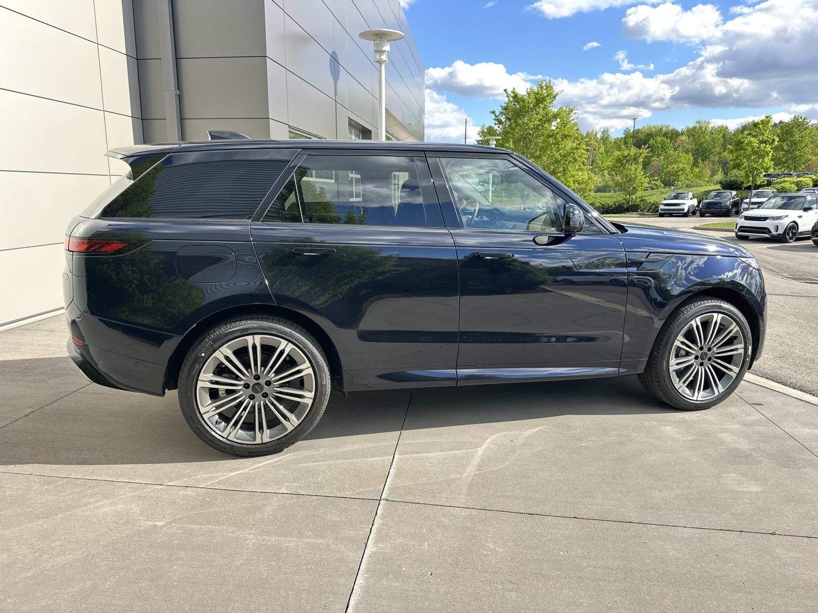 2026 Land Rover Range Rover Sport Dynamic SE - Photo 4