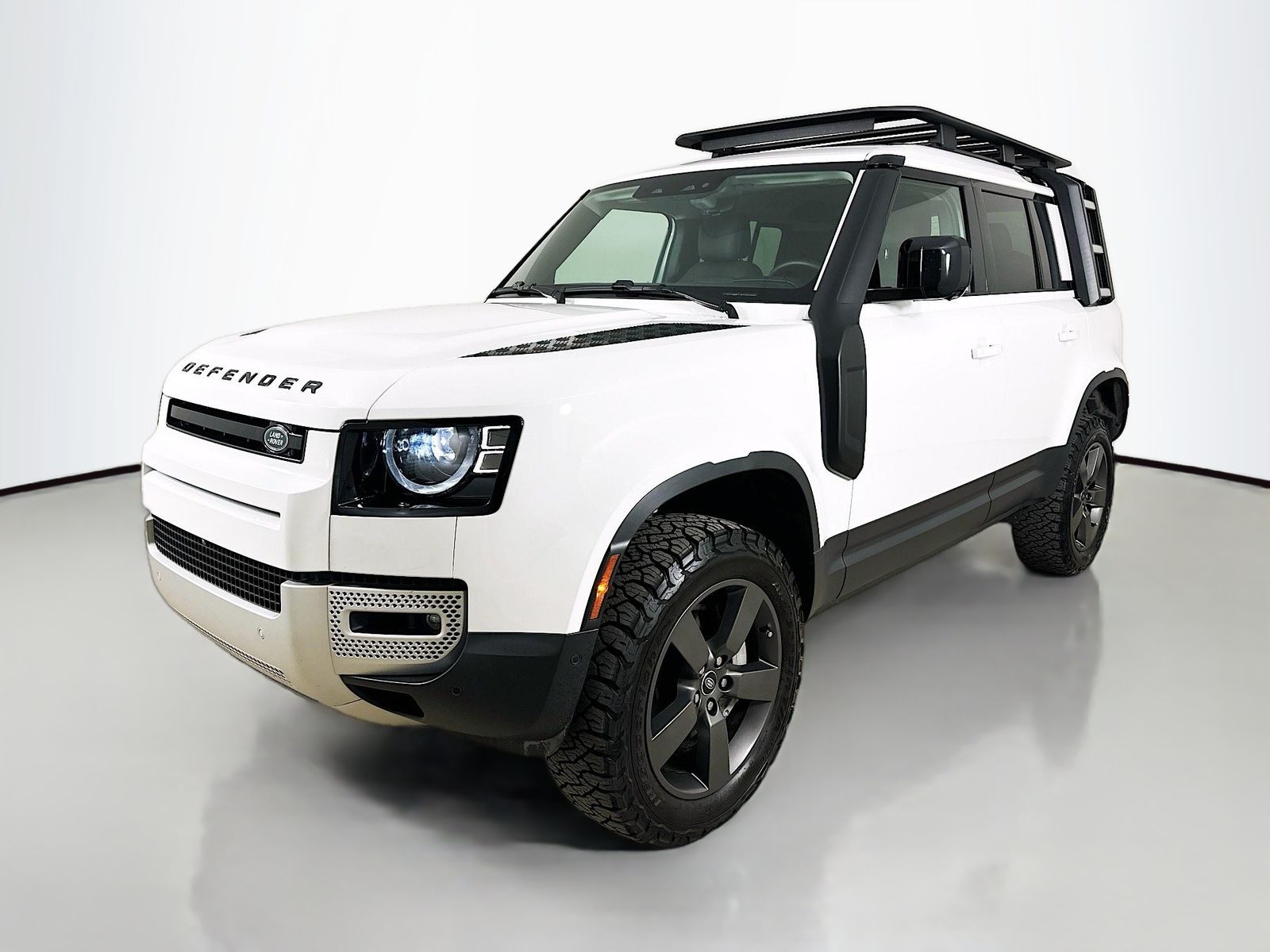 2025 Land Rover Defender 110 S P400's photo