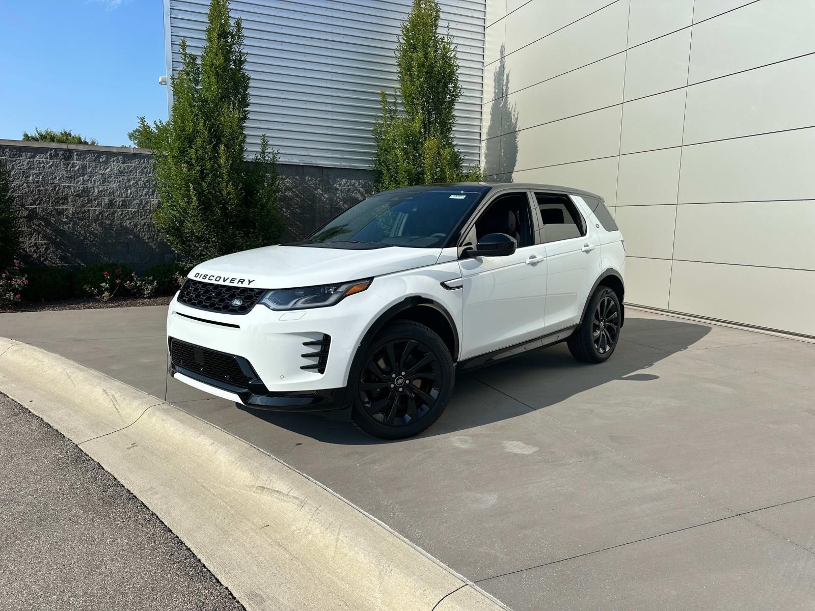 2025 Land Rover Discovery Sport 2.0 Dynamic SE's photo