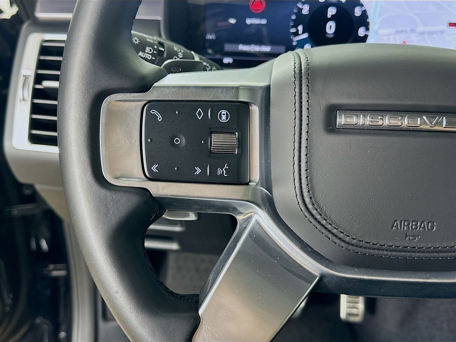 2025 Land Rover Discovery Metropolitan Edition - Photo 17