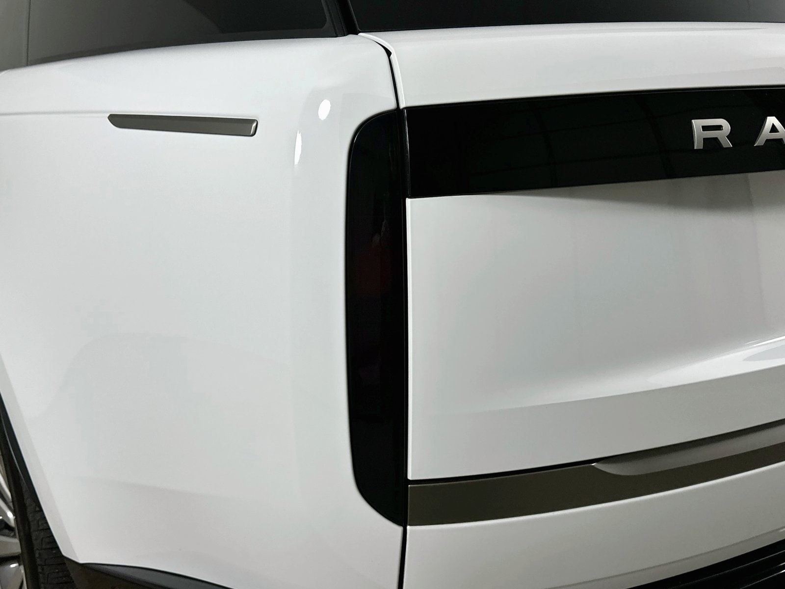 2026 Land Rover Range Rover SE - Photo 12