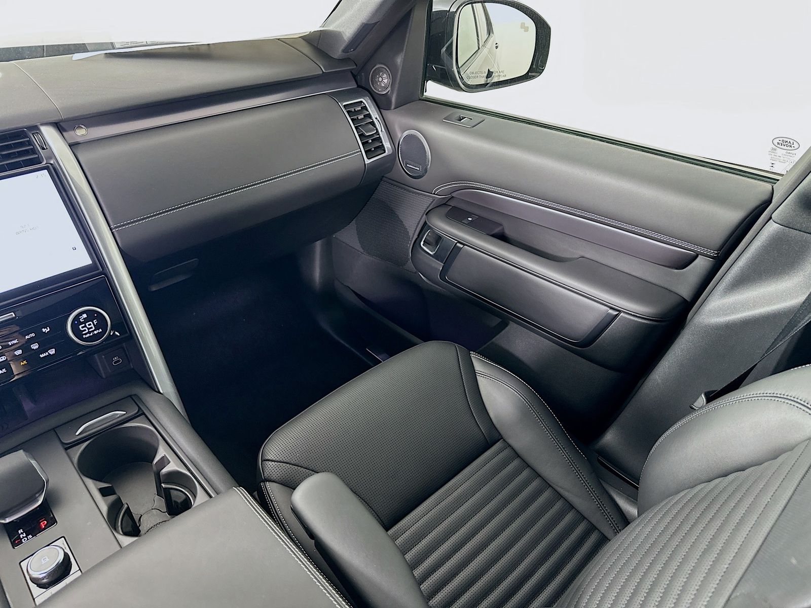 2025 Land Rover Discovery Metropolitan Edition - Photo 22