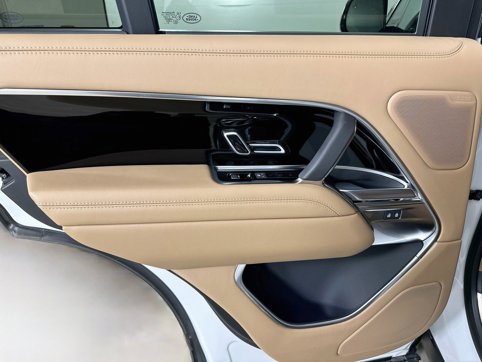 2026 Land Rover Range Rover SE - Photo 35