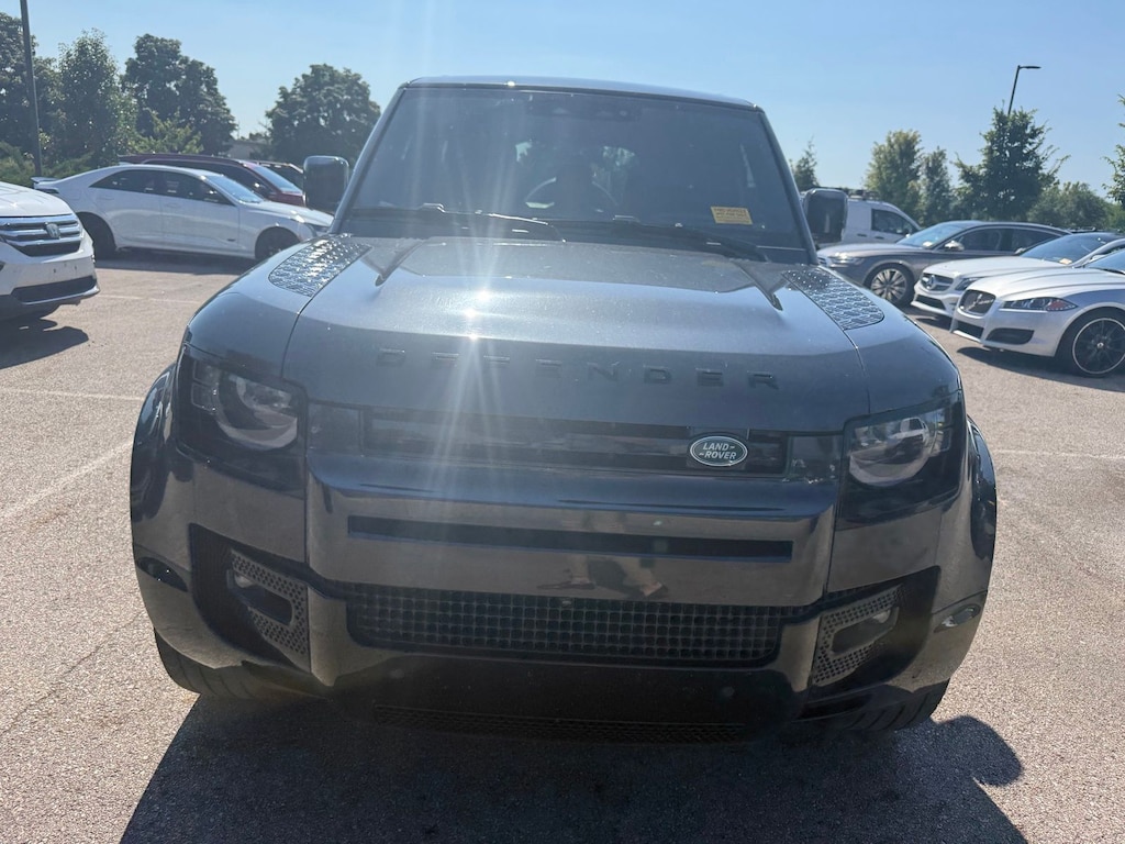 Used 2025 Land Rover Defender 110 X-Dynamic SE SUV