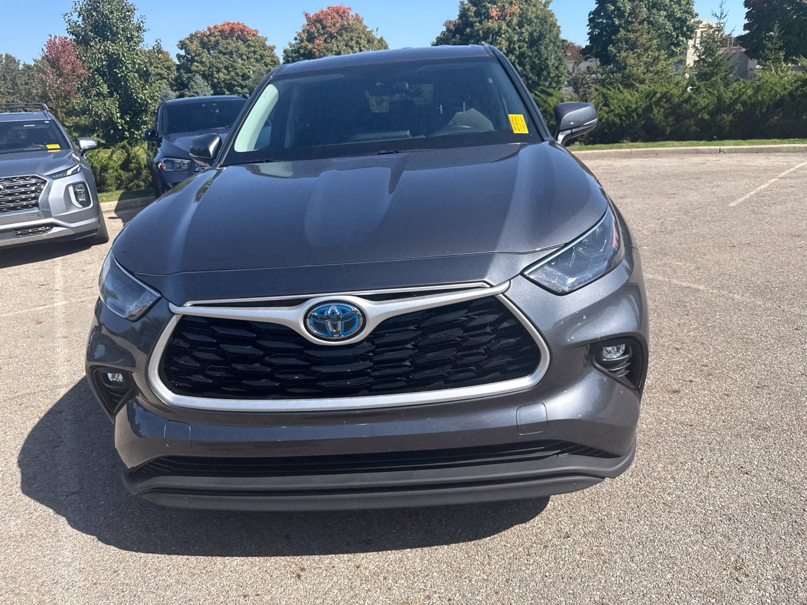 Used 2023 Toyota Highlander Hybrid LE SUV