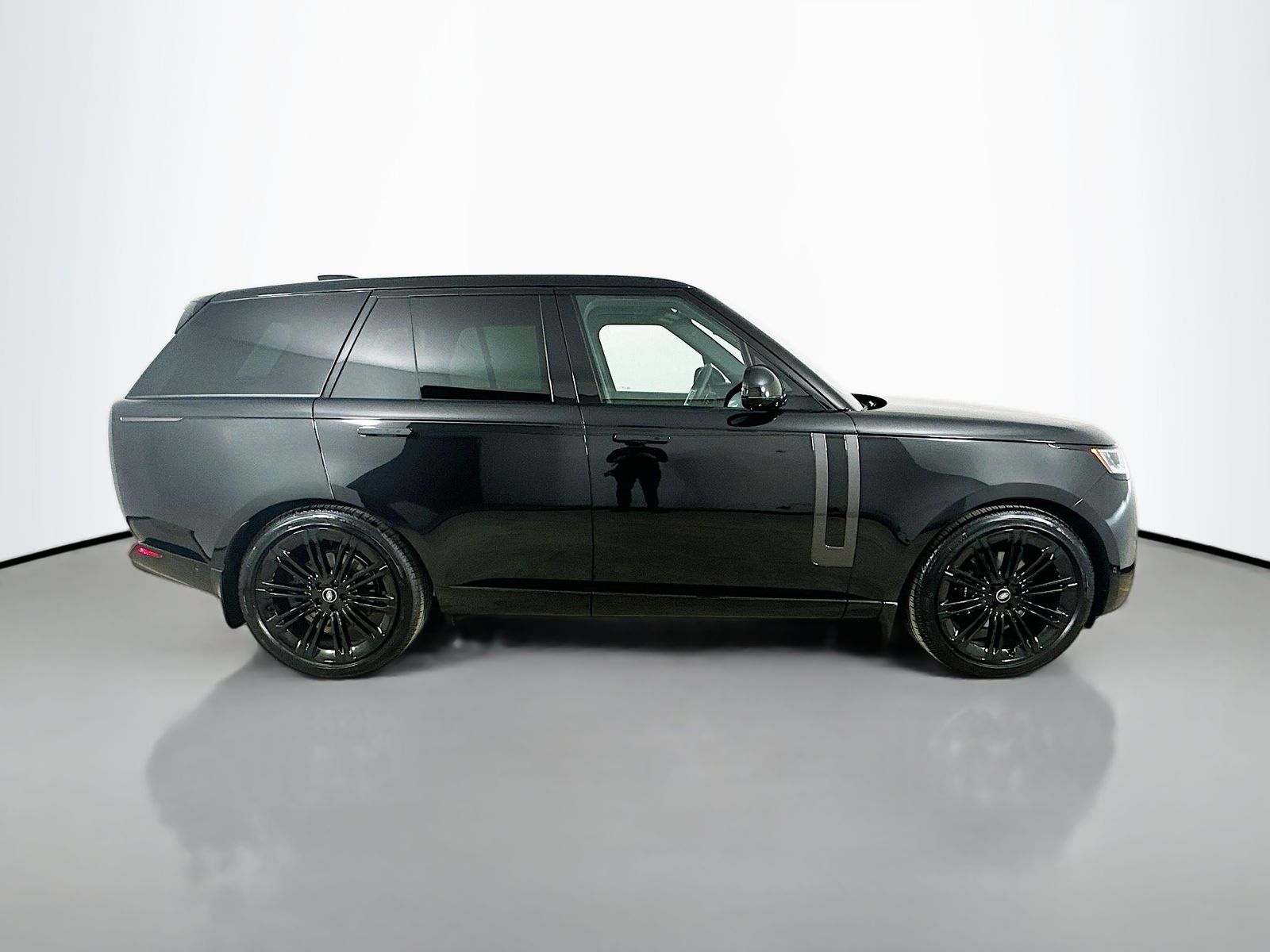 2025 Land Rover Range Rover SE - Photo 4
