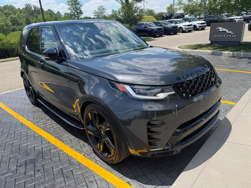 Certified 2025 Land Rover Discovery Dynamic SE SUV