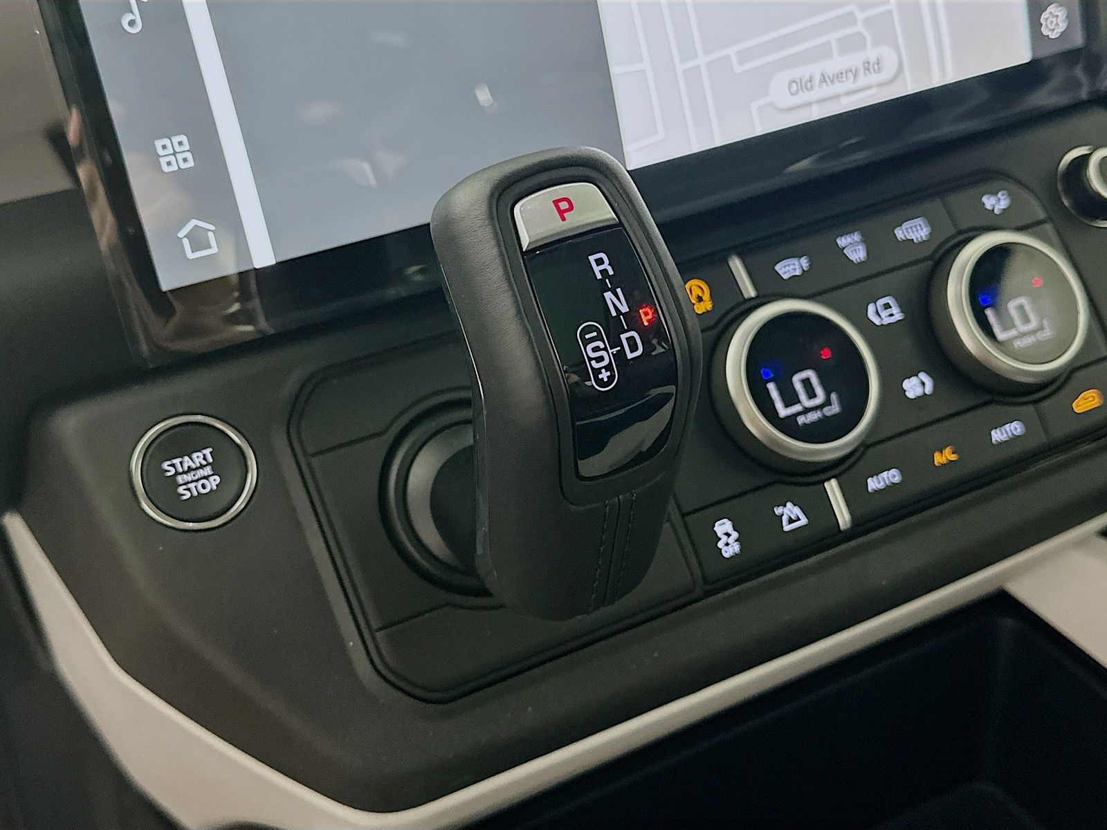 2026 Land Rover Defender S - Photo 29