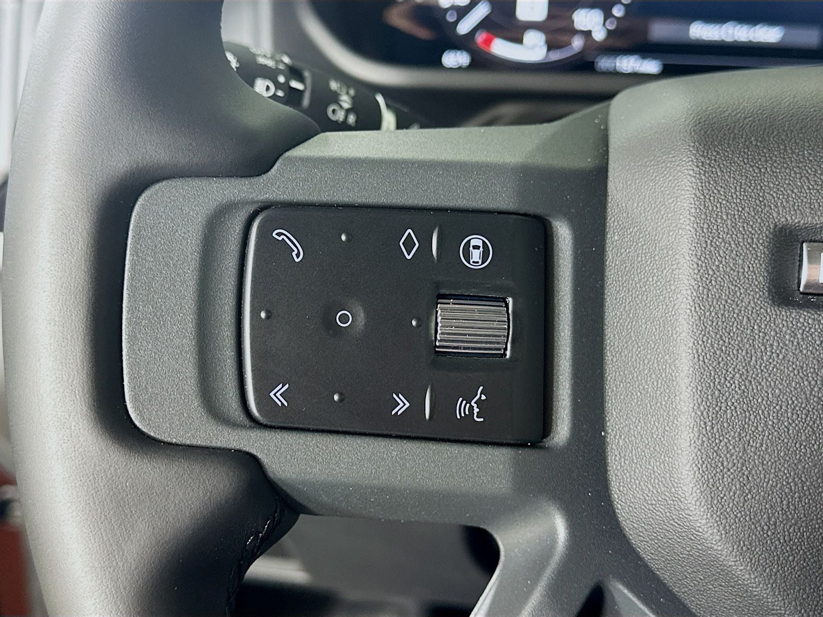 2025 Land Rover Defender S - Photo 46