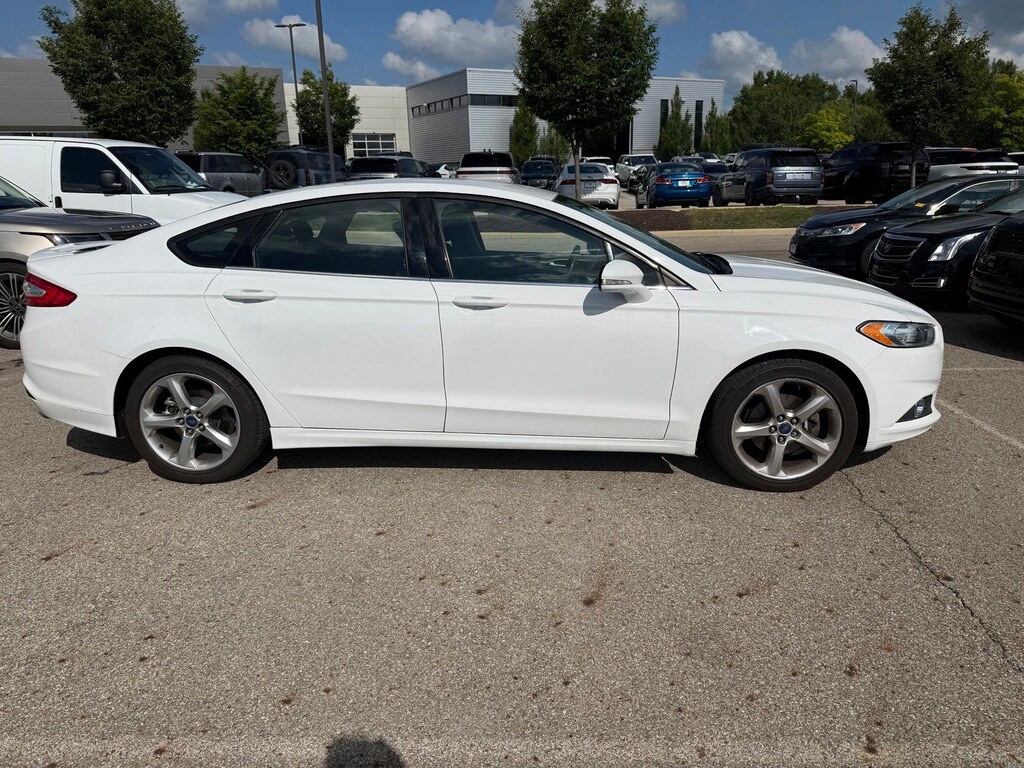 Used 2013 Ford Fusion SE Sedan