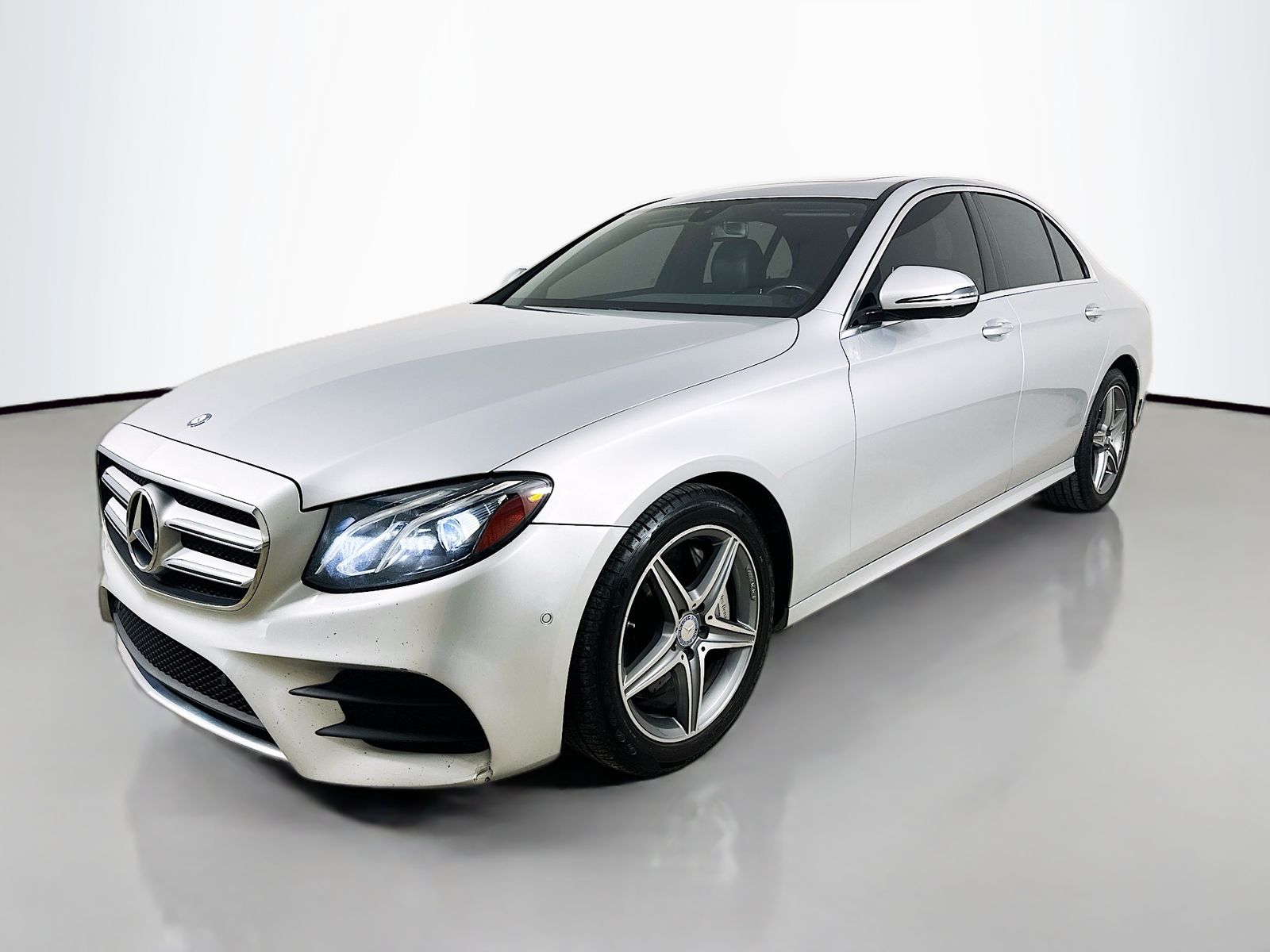 2017 Mercedes-Benz E-Class E300 4MATIC's photo