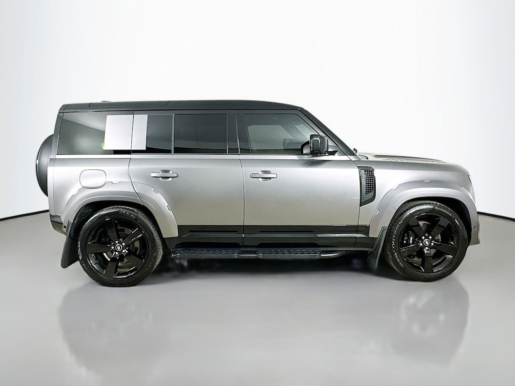 Used 2025 Land Rover Defender 110 X-Dynamic SE SUV