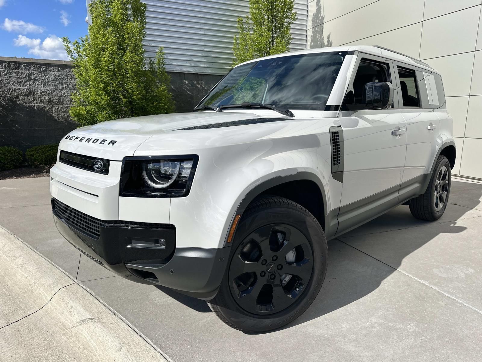2026 Land Rover Defender 110 S P300's photo