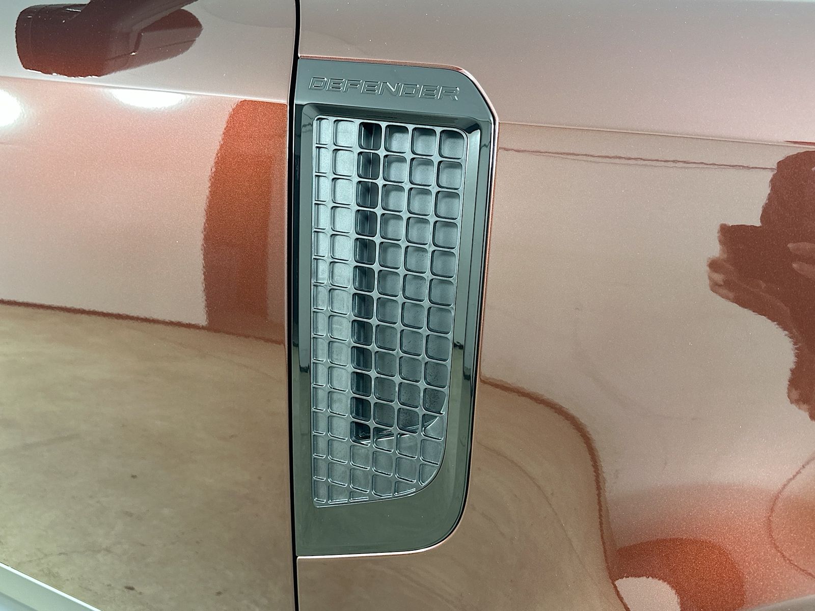 2025 Land Rover Defender S - Photo 9