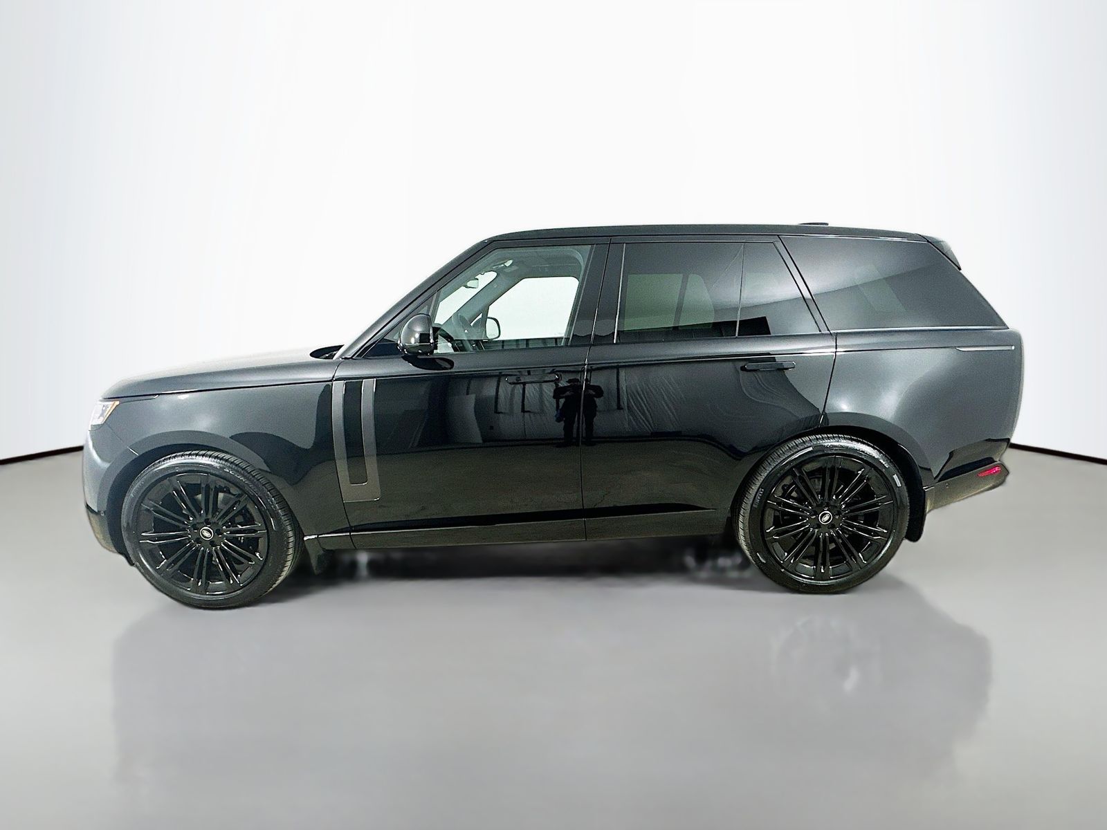 2025 Land Rover Range Rover SE - Photo 8