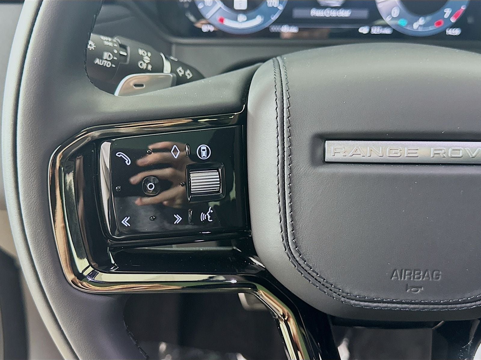 2026 Land Rover Range Rover Velar Dynamic SE - Photo 19