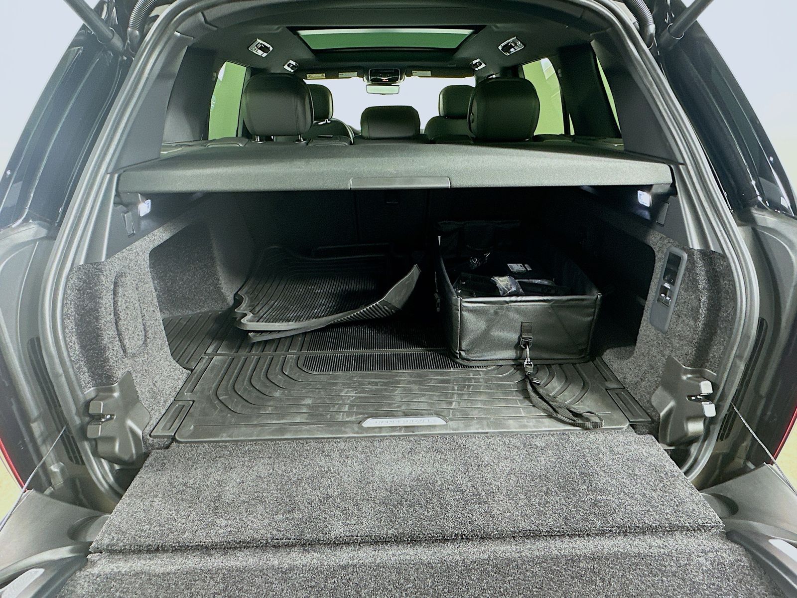 2025 Land Rover Range Rover SE - Photo 37