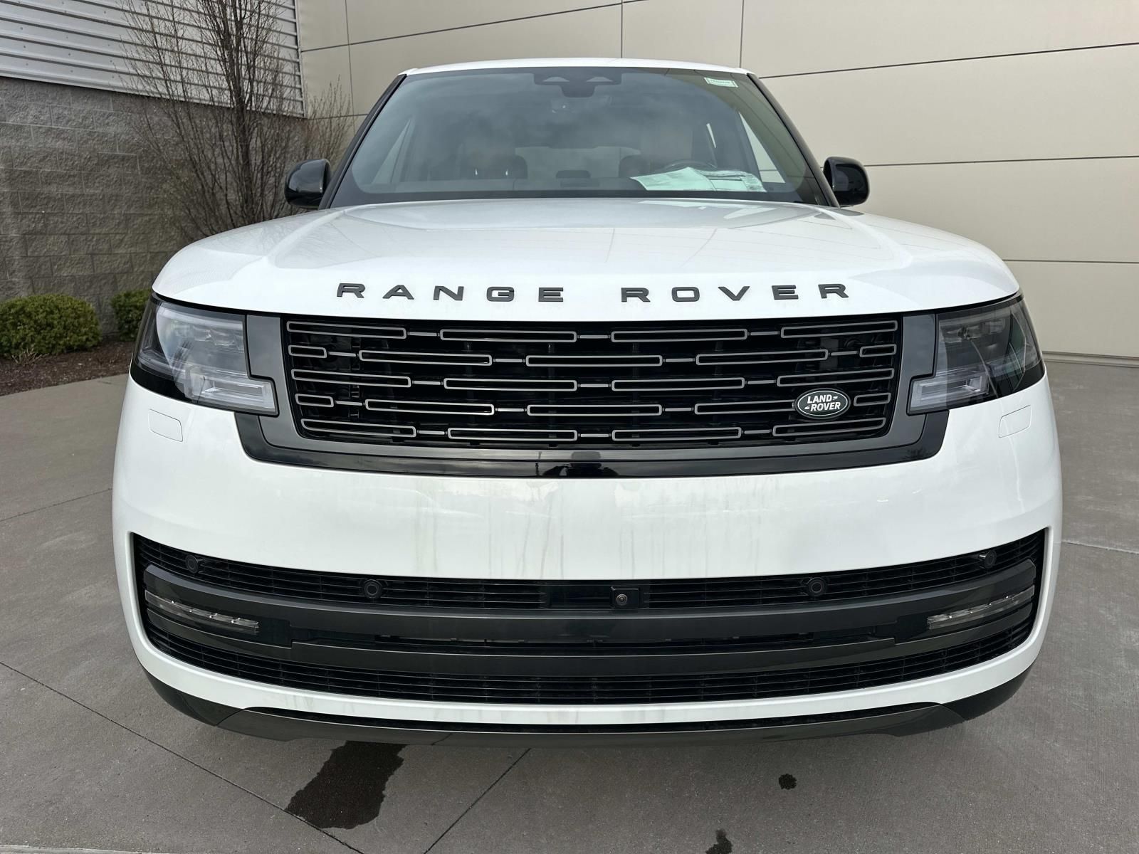 2026 Land Rover Range Rover SE - Photo 2