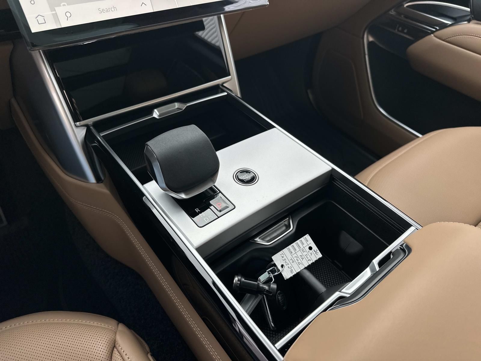 2026 Land Rover Range Rover SE - Photo 17