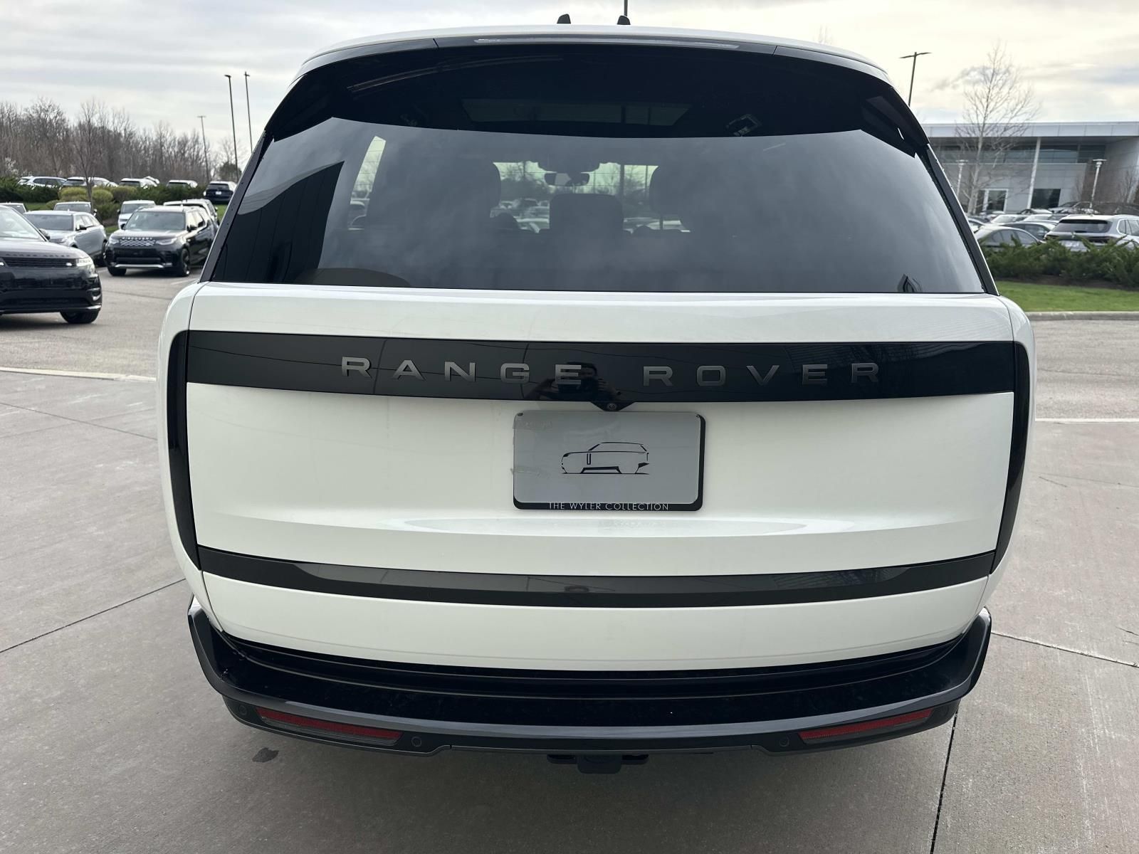 2026 Land Rover Range Rover SE - Photo 6