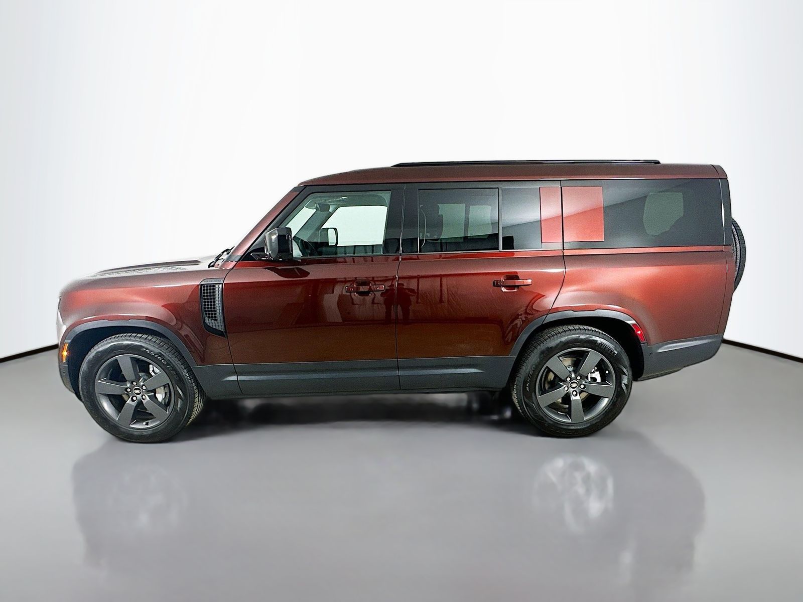 2025 Land Rover Defender S - Photo 8