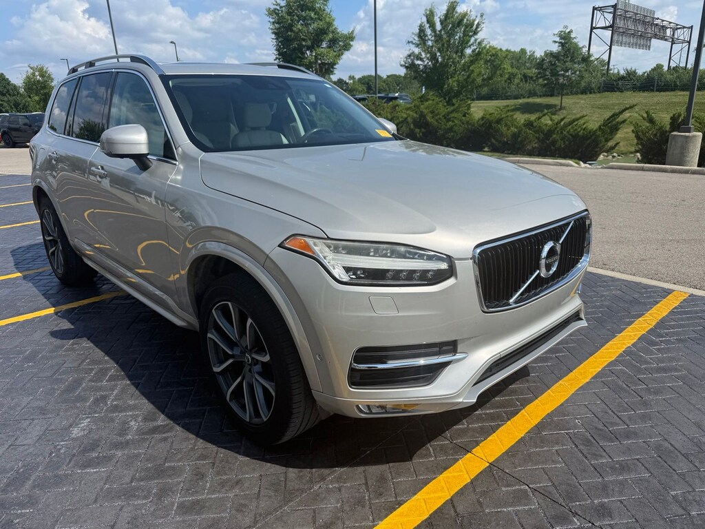 Used 2017 Volvo XC90 T6 Momentum SUV