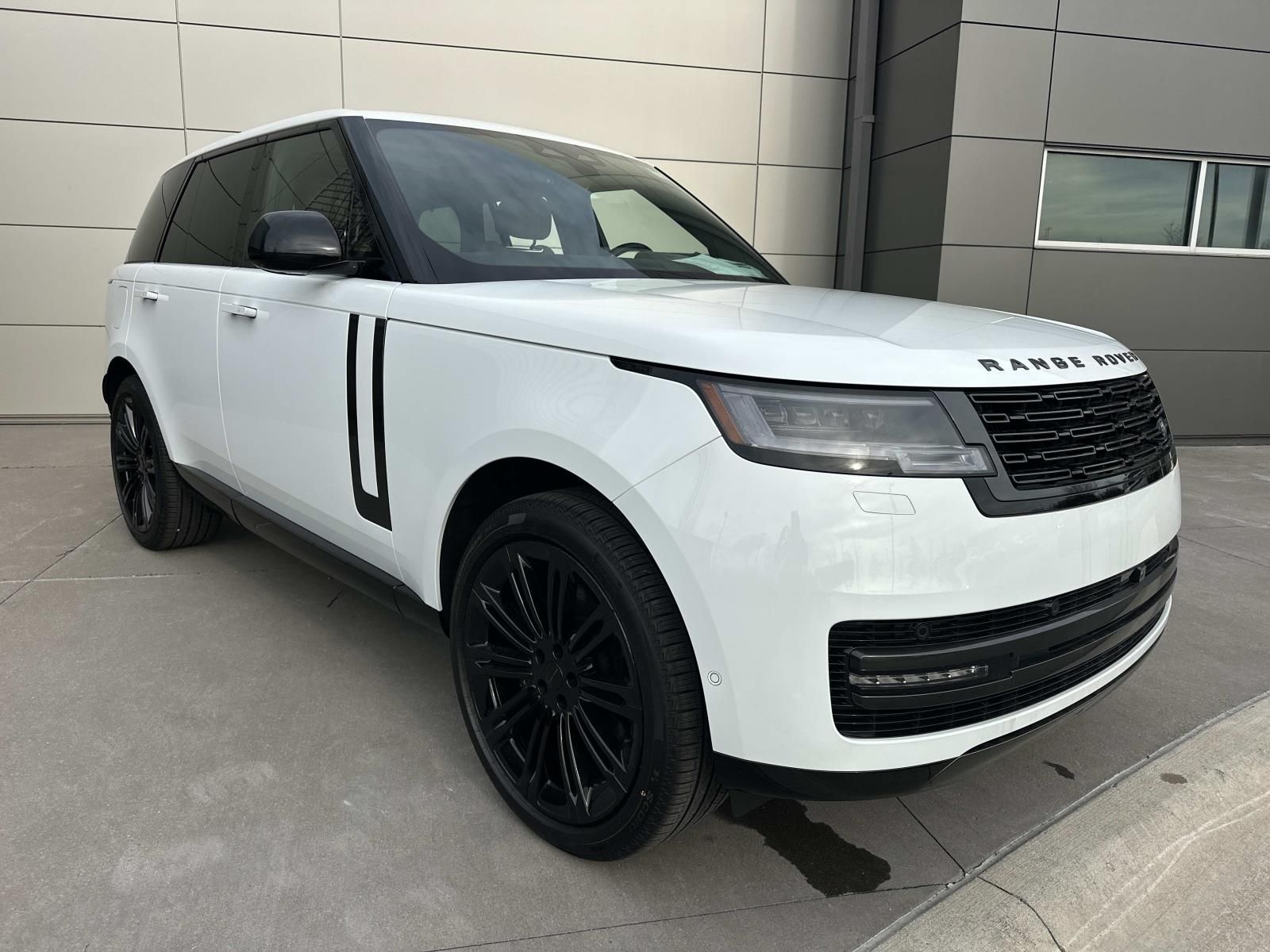 2026 Land Rover Range Rover SE - Photo 3