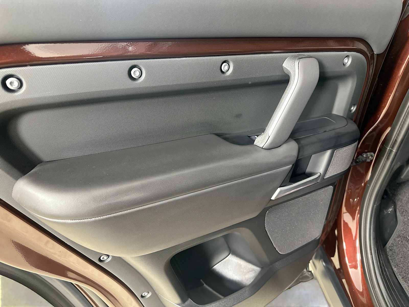 2025 Land Rover Defender S - Photo 30
