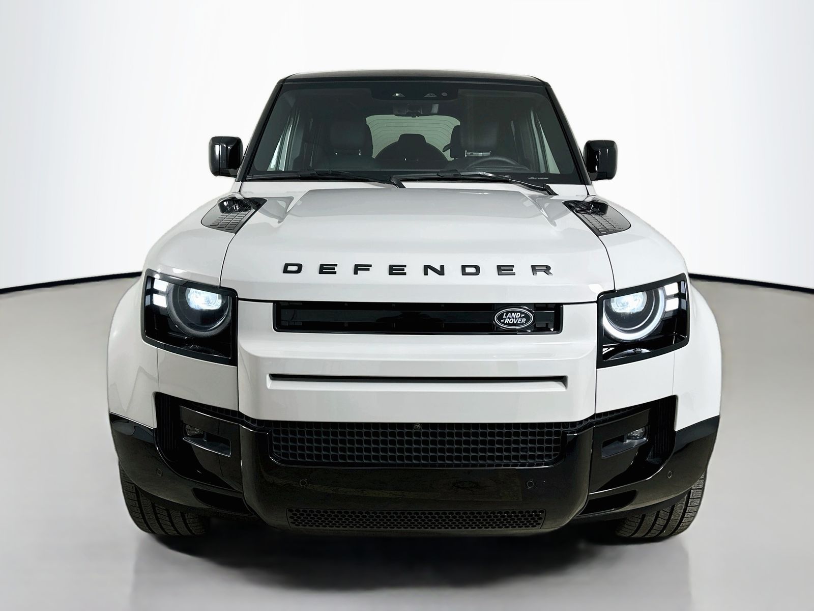 2026 Land Rover Defender X-Dynamic SE - Photo 2