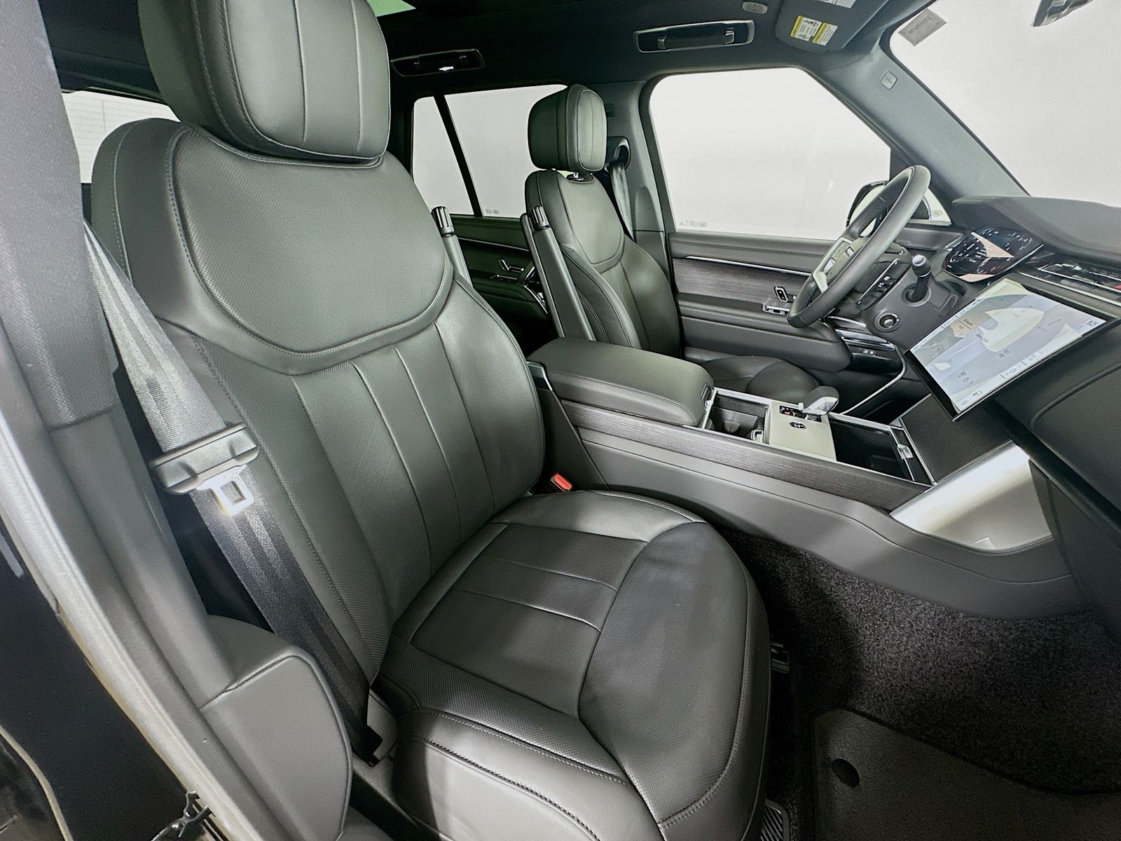 2025 Land Rover Range Rover SE - Photo 44