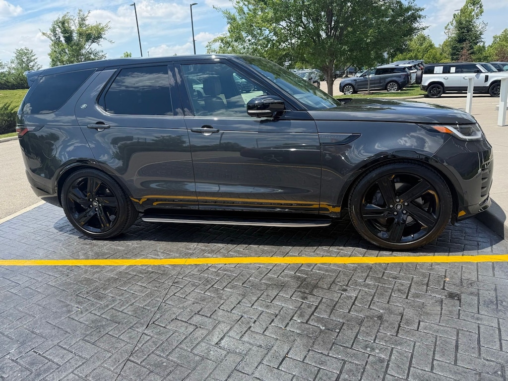 Certified 2025 Land Rover Discovery Dynamic SE SUV