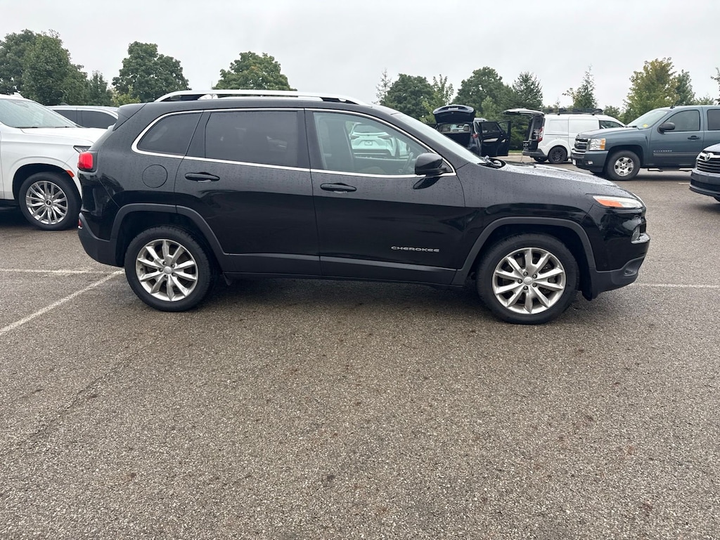 Used 2017 Jeep Cherokee Limited SUV