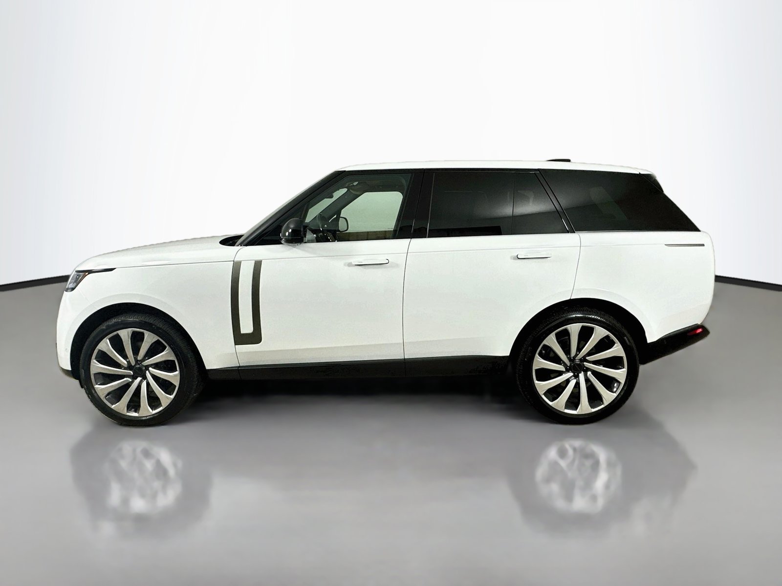 2026 Land Rover Range Rover SE - Photo 8