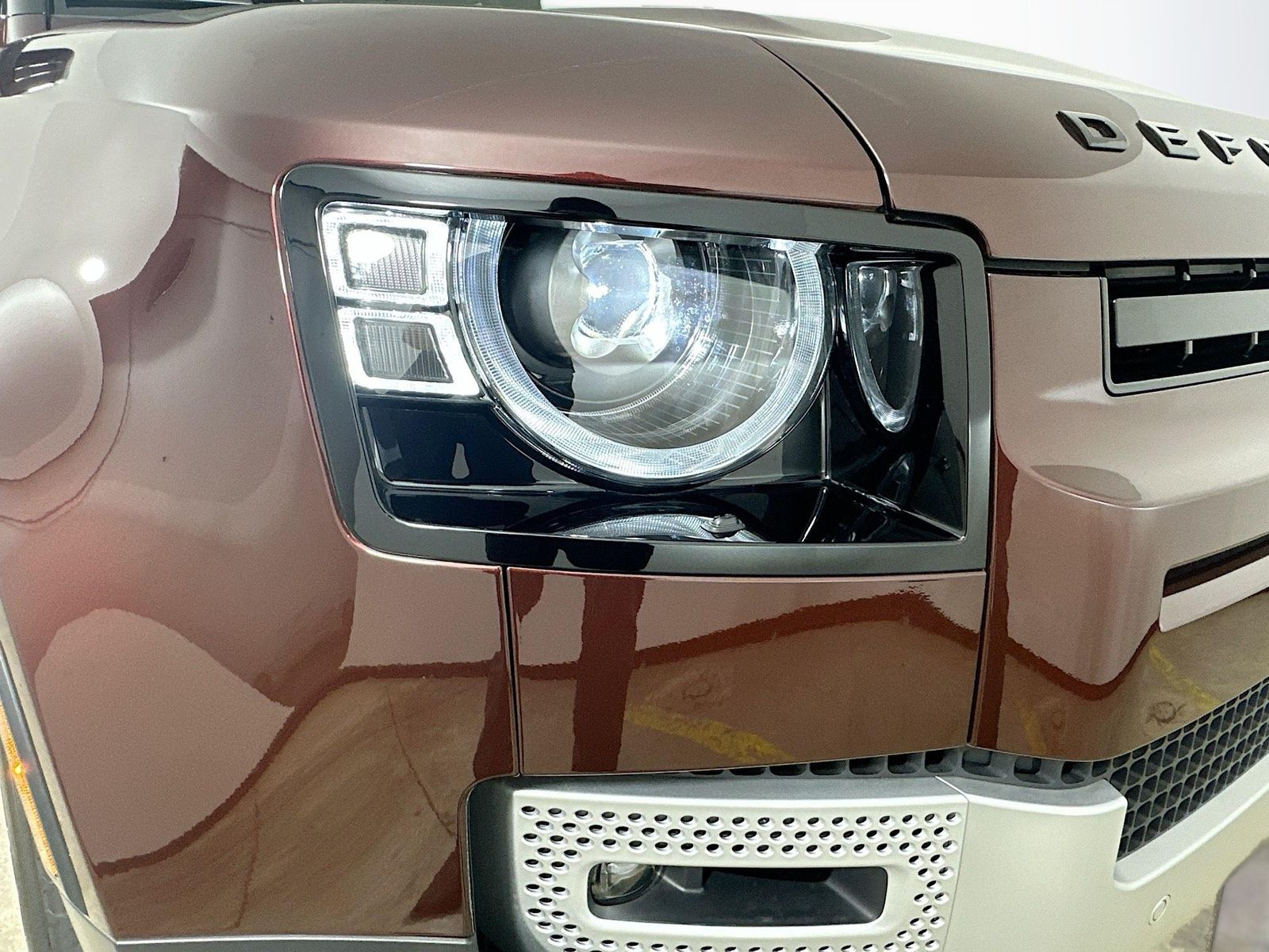 2025 Land Rover Defender S - Photo 10