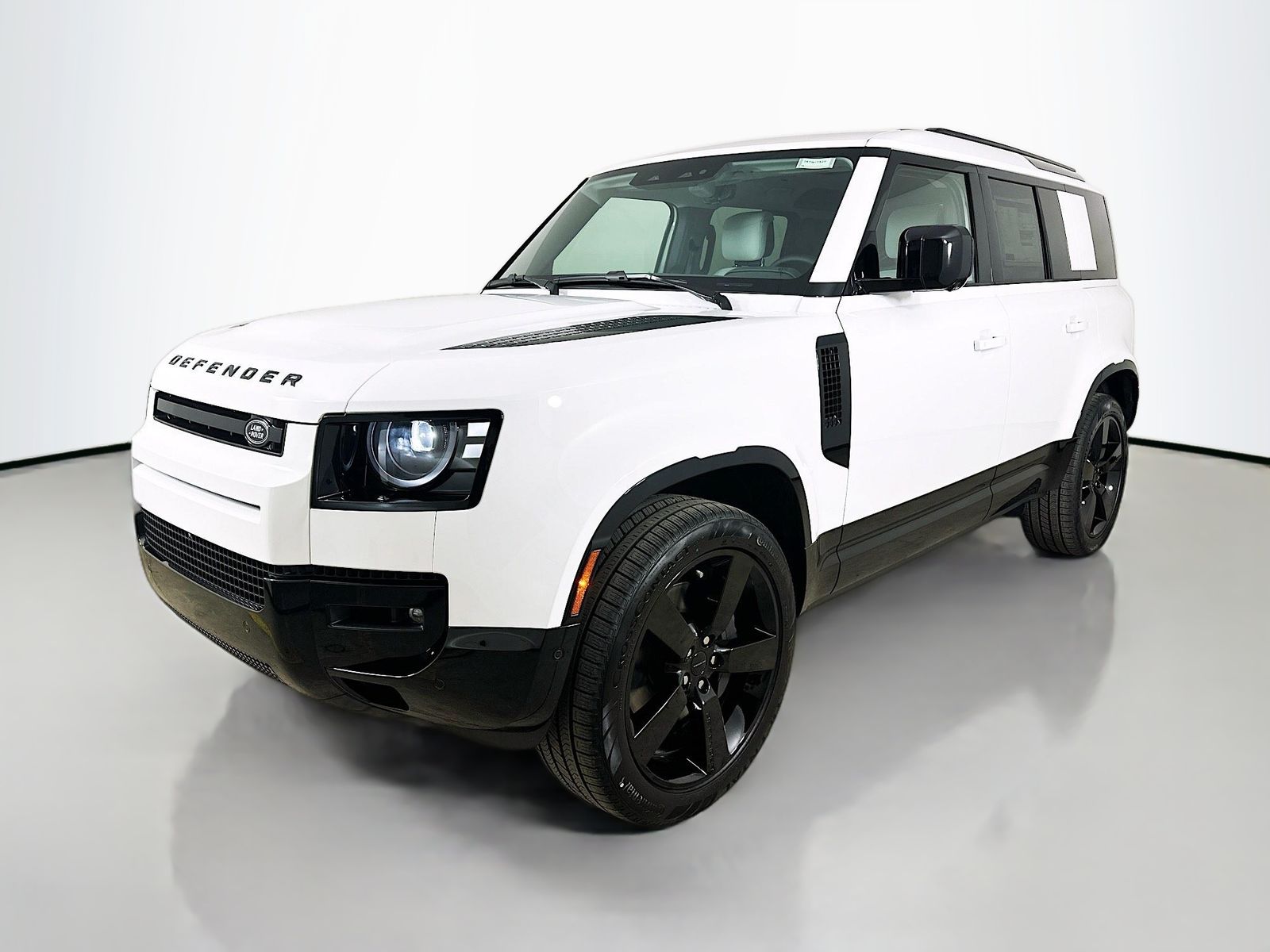 2026 Land Rover Defender 110 X-Dynamic SE P400's photo