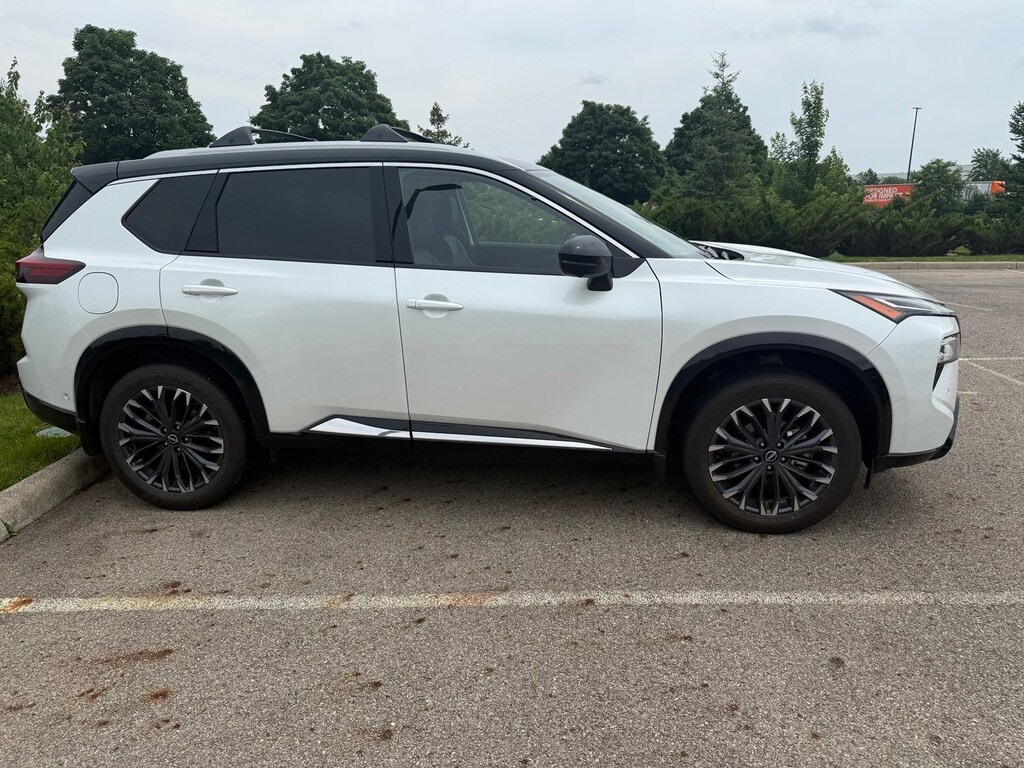 Used 2025 Nissan Rogue Platinum SUV