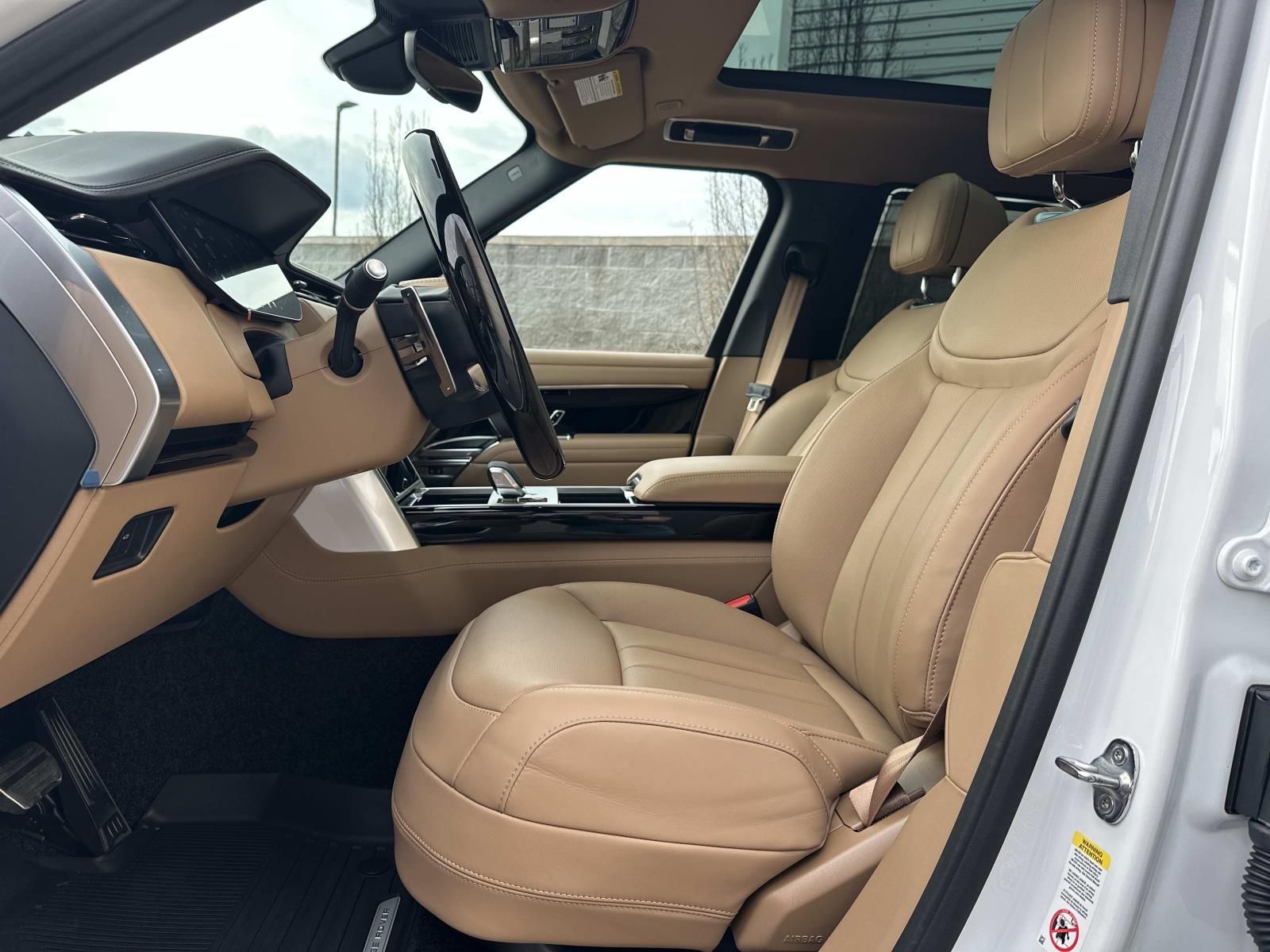 2026 Land Rover Range Rover SE - Photo 12