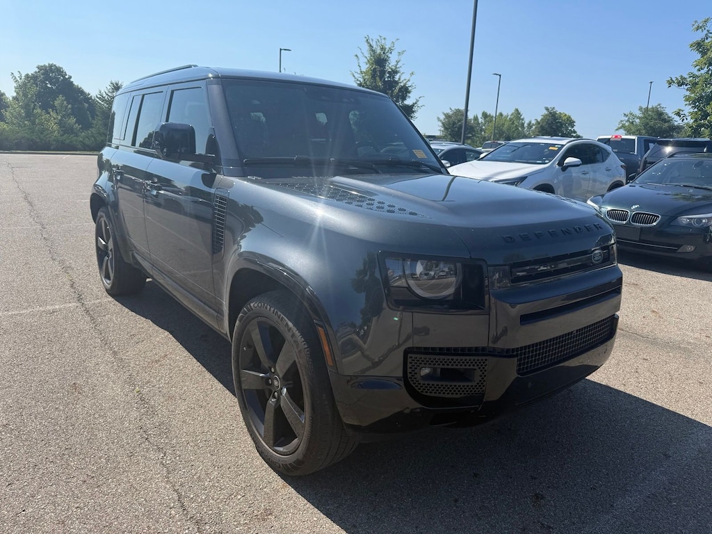 Used 2025 Land Rover Defender 110 X-Dynamic SE SUV