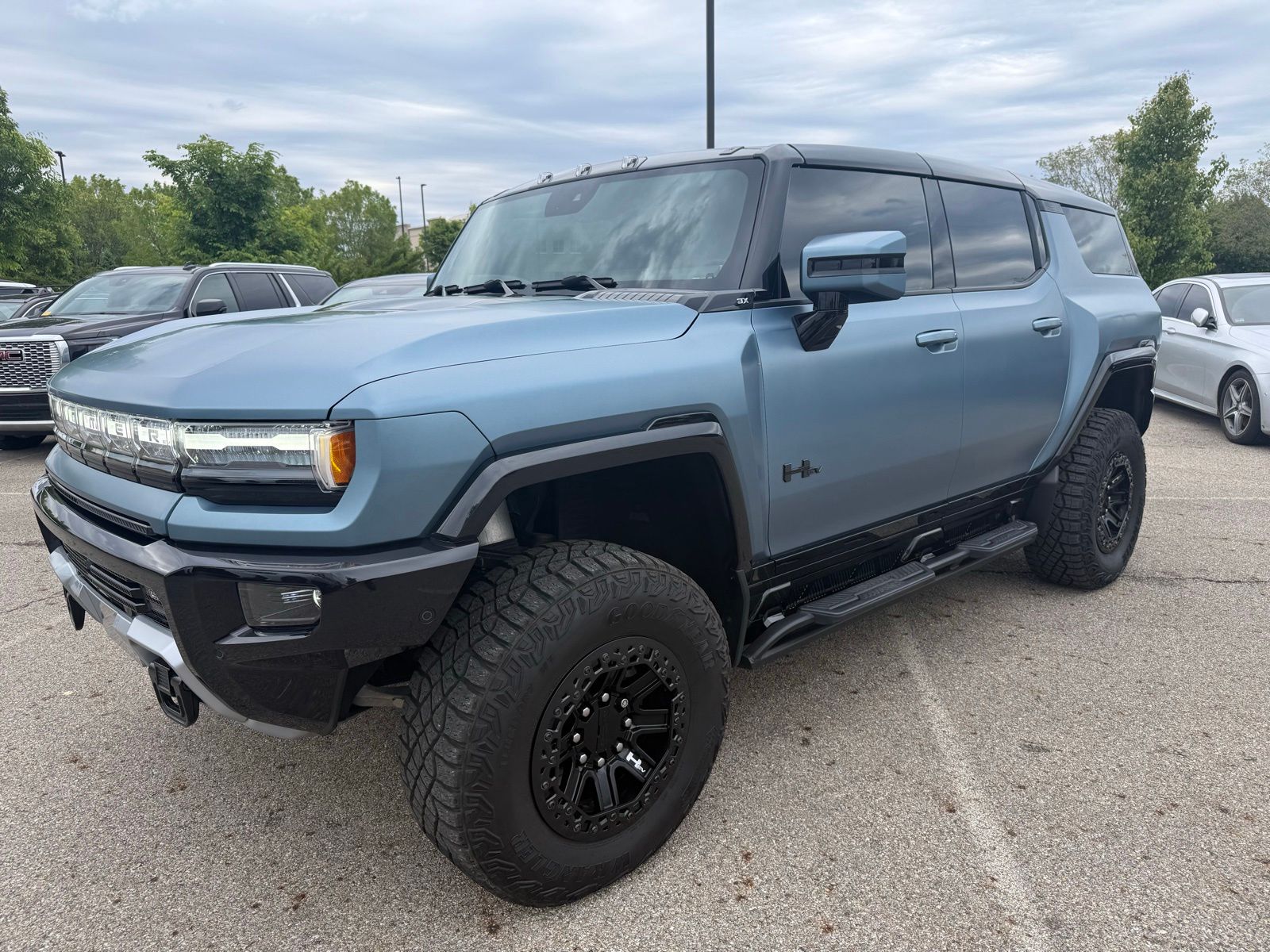 2024 GMC HUMMER EV