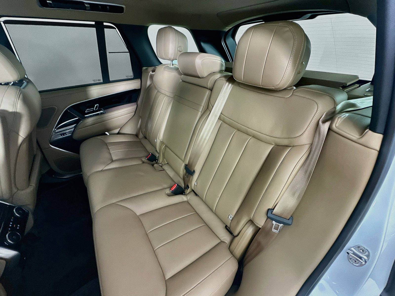2026 Land Rover Range Rover SE - Photo 36