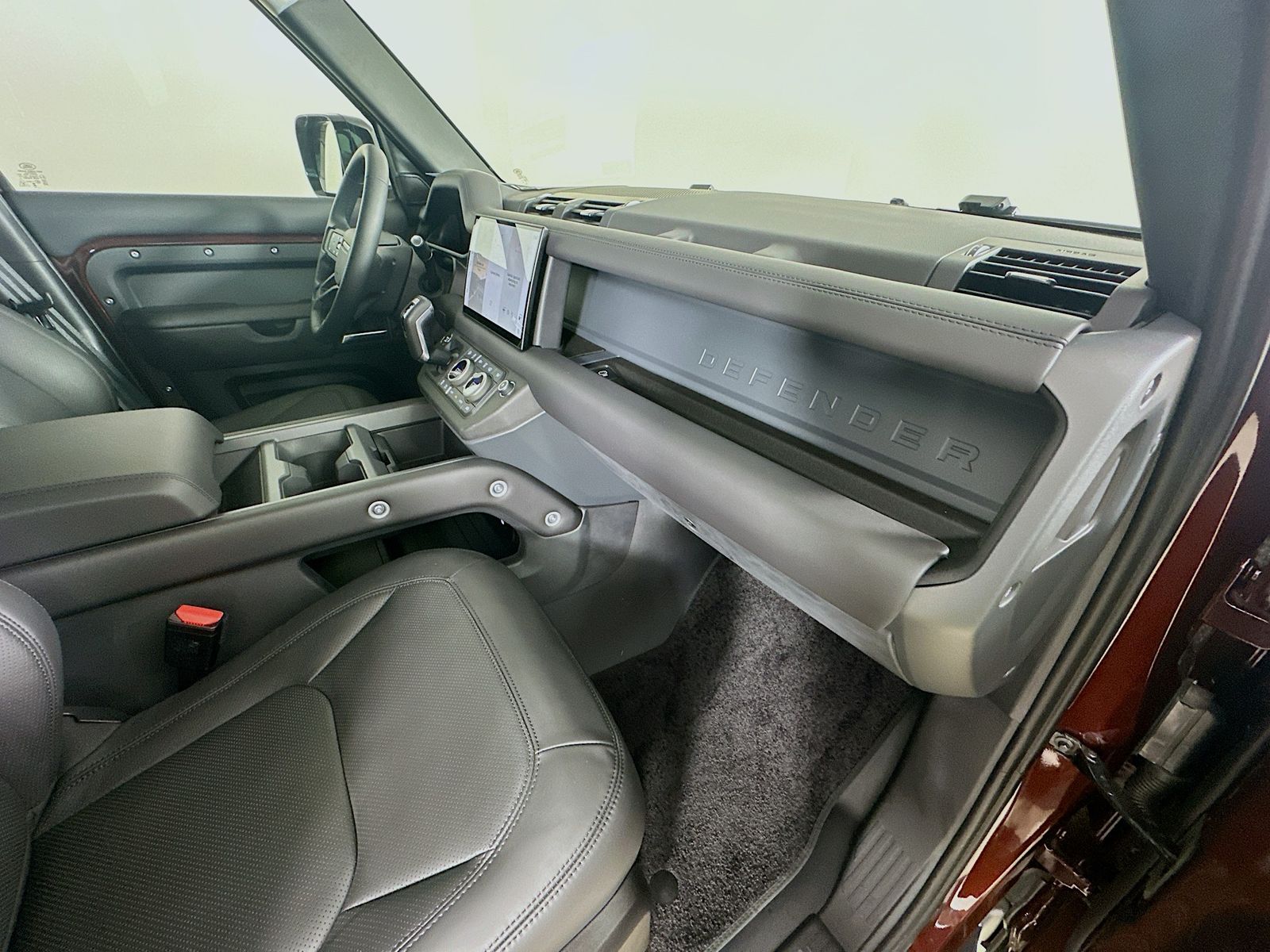 2025 Land Rover Defender S - Photo 44