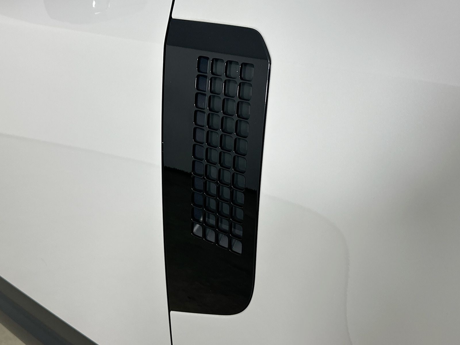 2026 Land Rover Defender S - Photo 9