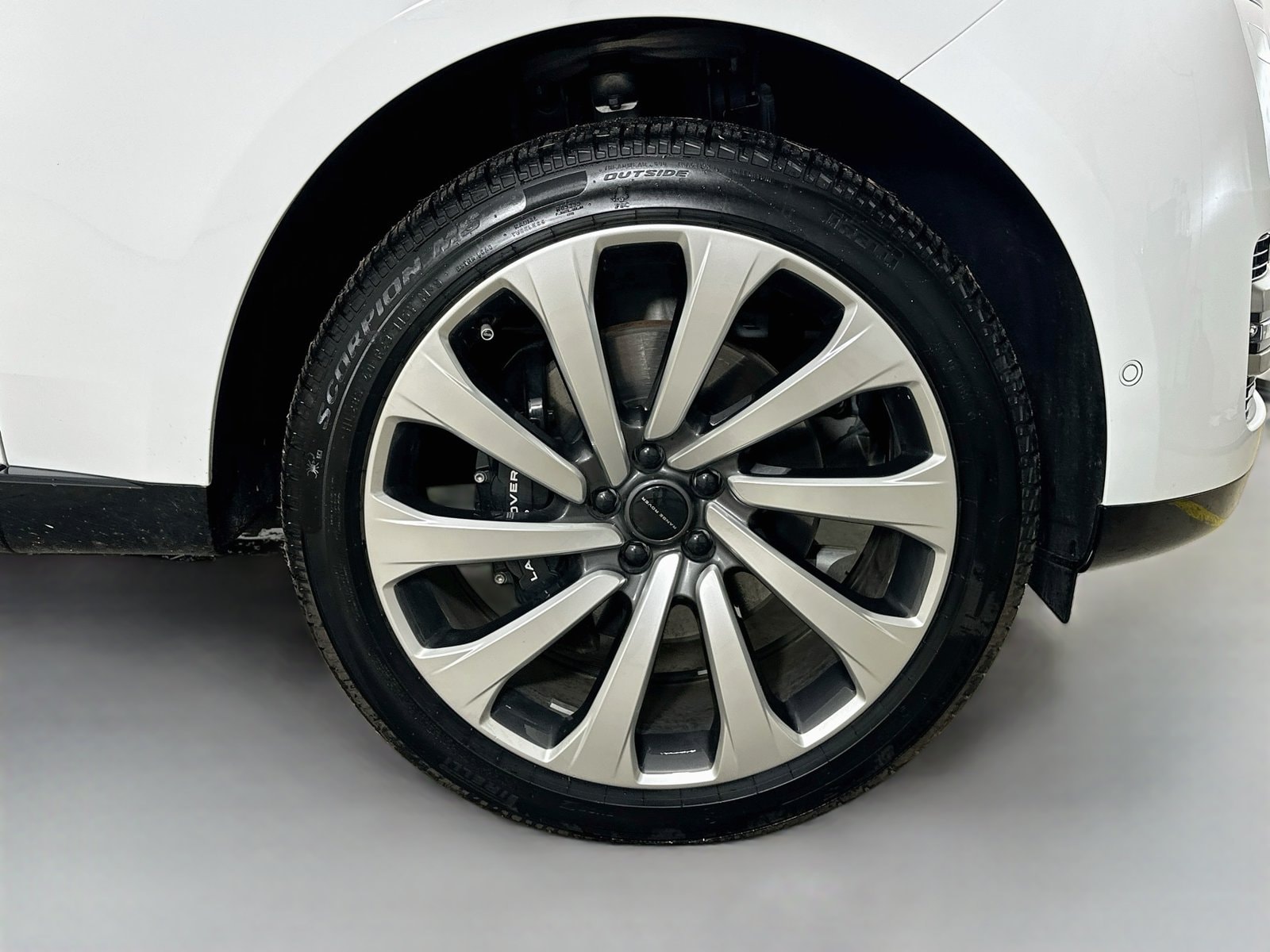 2026 Land Rover Range Rover SE - Photo 10